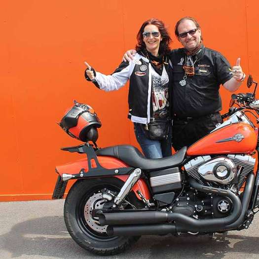  „Sisi“ reitet wilde Harley