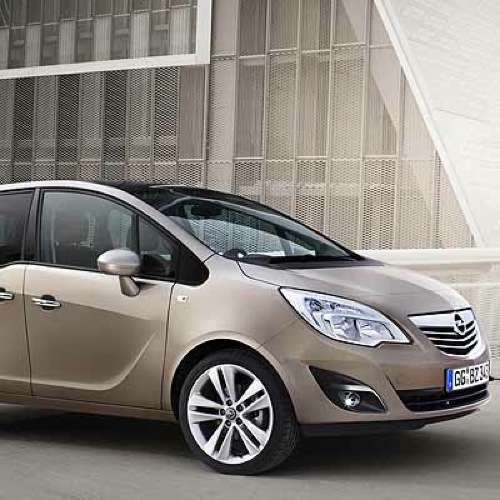  Opel hilft Flutopfern