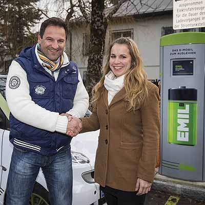  Emil begrüßte 1000sten Kunden