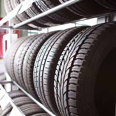  Volle Reifenlager, leere Kassen