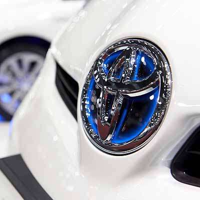  Toyota hebt Gewinnprognose an