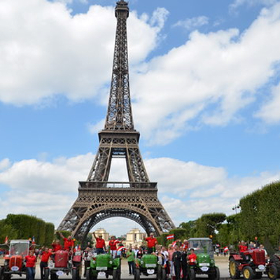  Botschafter ehrt Oldtimer-Verein  