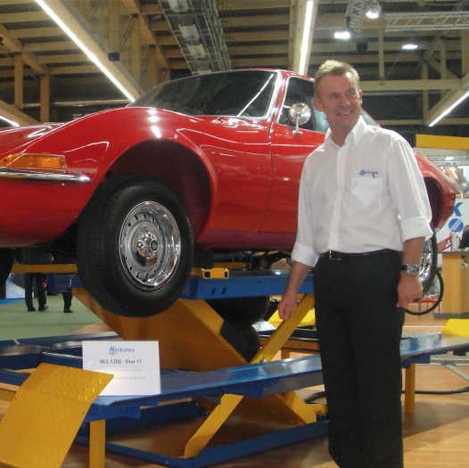  Vertriebsleiter verlässt Hebebühnenspezialisten