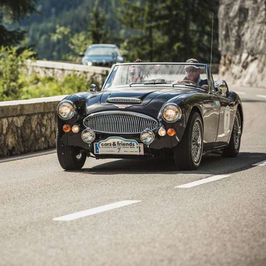  Rot-weiß-roter Sieg bei der cars & friends 2015