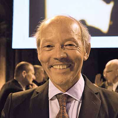  Mit Schirm, Charme und Beckers Licht