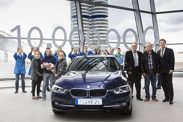  Jubiläumsfahrzeug übergeben