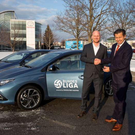  Hybrid-Fahrzeuge für Fußball-Bundesliga