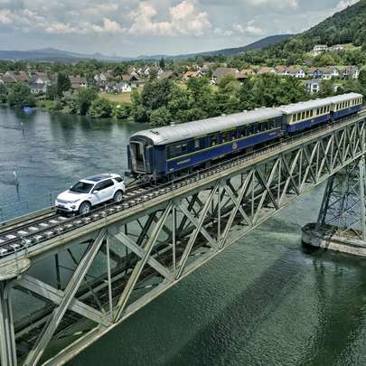  Discovery Sport wird zur Lok