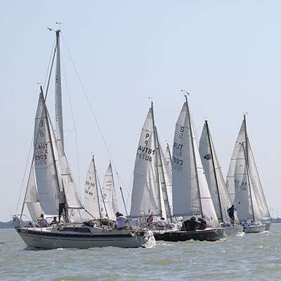  Über 170 Segelboote bei der Hyundai Roundabout