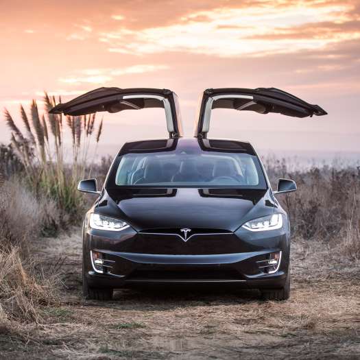  Serienmäßig mit Allradantrieb