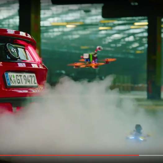  2 Flitzer im Ford-Werk