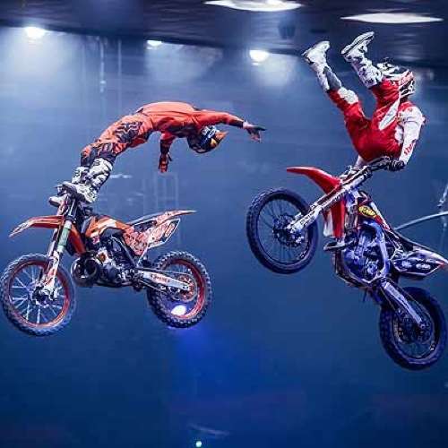  Sie fliegen wieder ...	