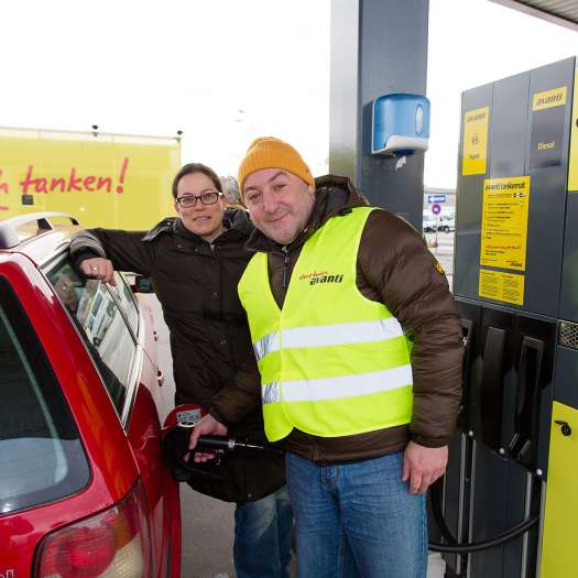  Prominente Tankhelfer bei Eröffnungsfeier