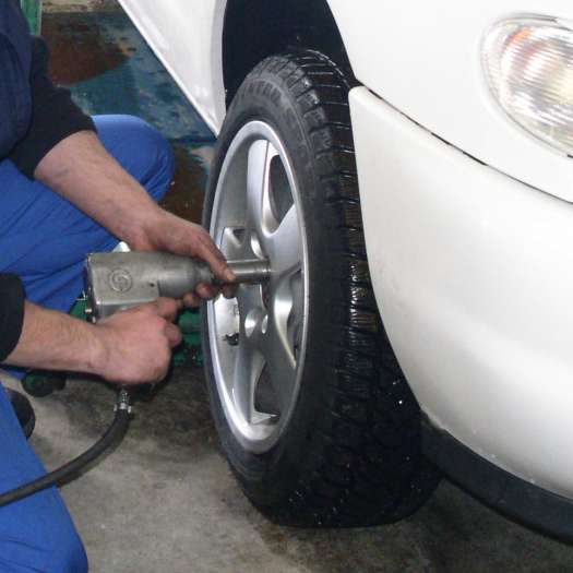  Die Reifenwahl ist frei – Fabrikatsbindung unzulässig!