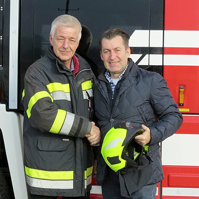  Neue Helme für die Feuerwehr