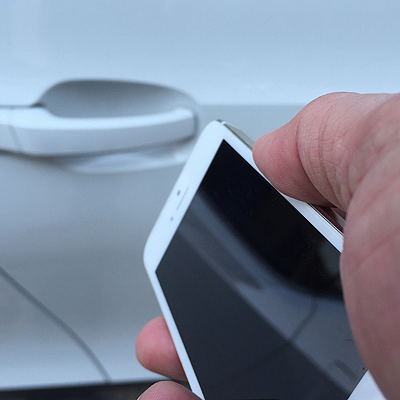  Geld sparen mit Handy-Verzicht beim Autofahren 