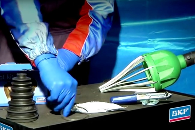 Schulungsvideo: Austausch der Achsmanschette