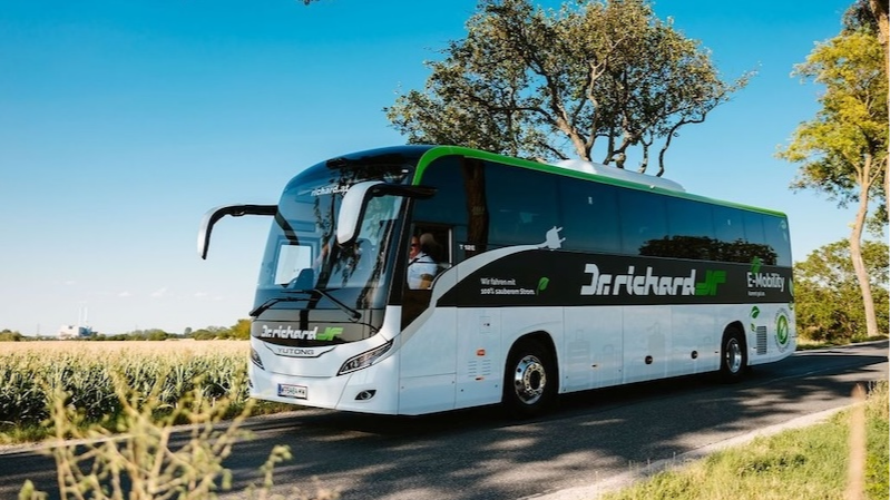 Dr. Richard: Positive Bilanz bei E-Reisebussen
