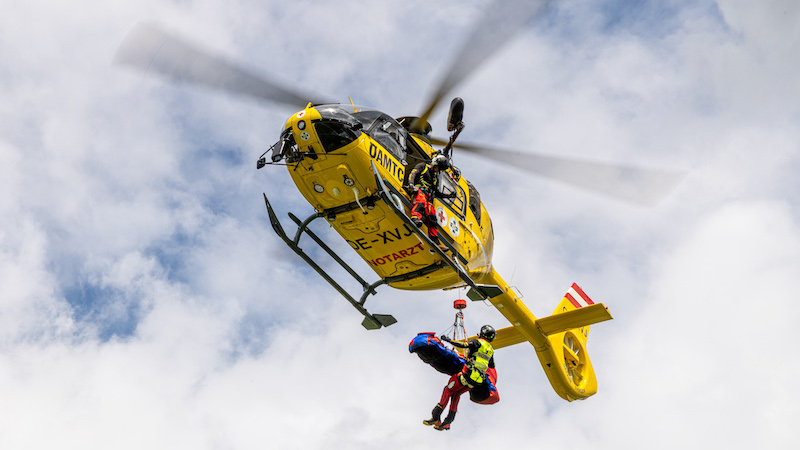 Christophorus-Crews laden am Arbeitsplatz