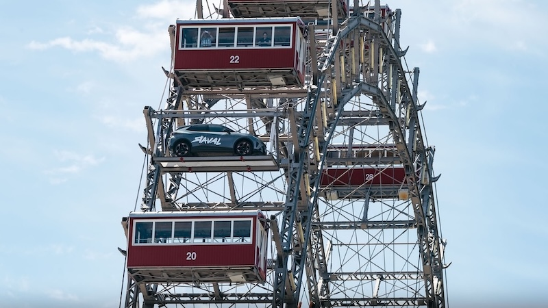 Cupra Raval dreht sich am Riesenrad